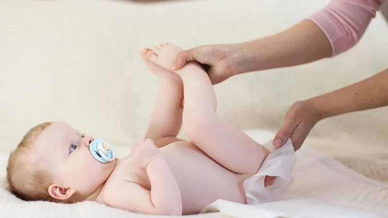 Thay bỉm cho trẻ sơ sinh: cách và số lượng bỉm cần dùng hàng ngày