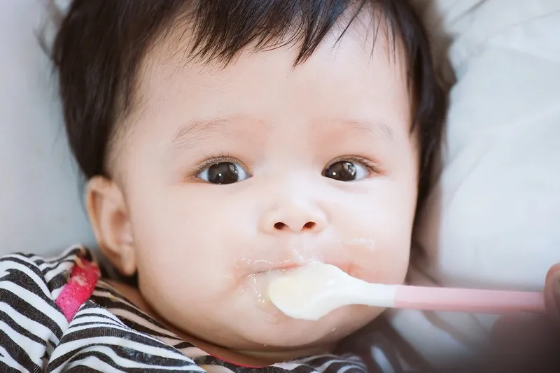 Cho trẻ ăn phô mai hàng ngày: có nên hay không?