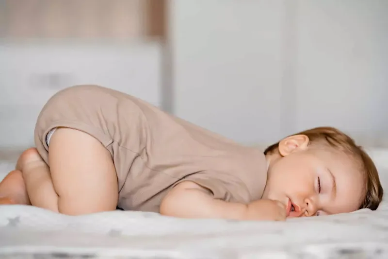 Tư thế ngủ chổng mông và những điều bạn cần biết