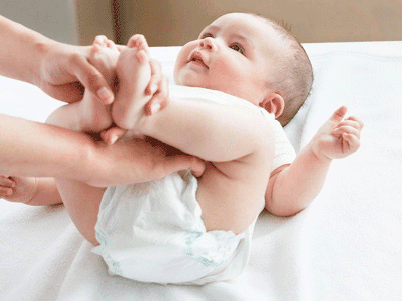 Trẻ bị đi ngoài nhiều lần trong ngày có sao không?