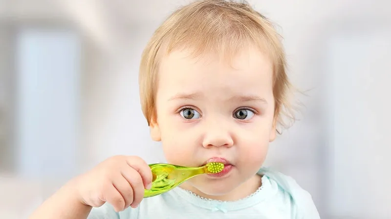 Vệ sinh răng miệng cho trẻ 18 tháng tuổi: cách chăm sóc răng miệng đúng chuẩn