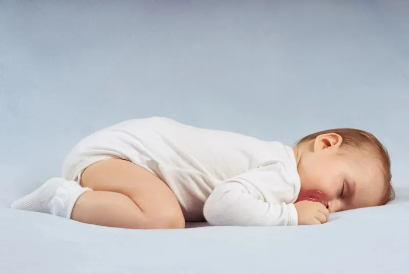 Tư thế ngủ chổng mông và những điều bạn cần biết