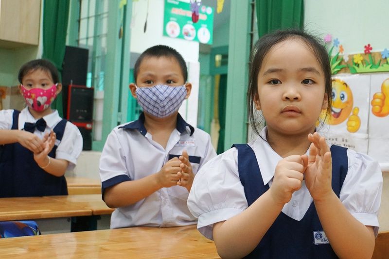 Chăm sóc sức khỏe và dinh dưỡng cho trẻ trong mùa hè nóng bức