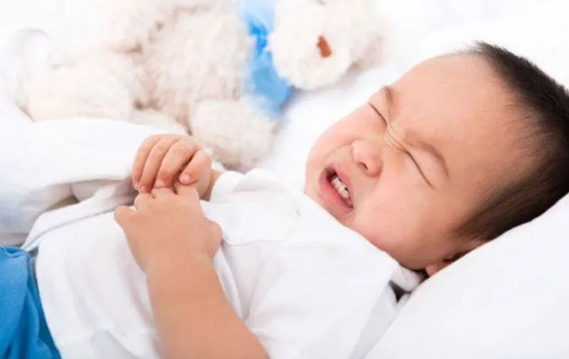 Trẻ uống kháng sinh bị tiêu chảy - làm sao điều trị?