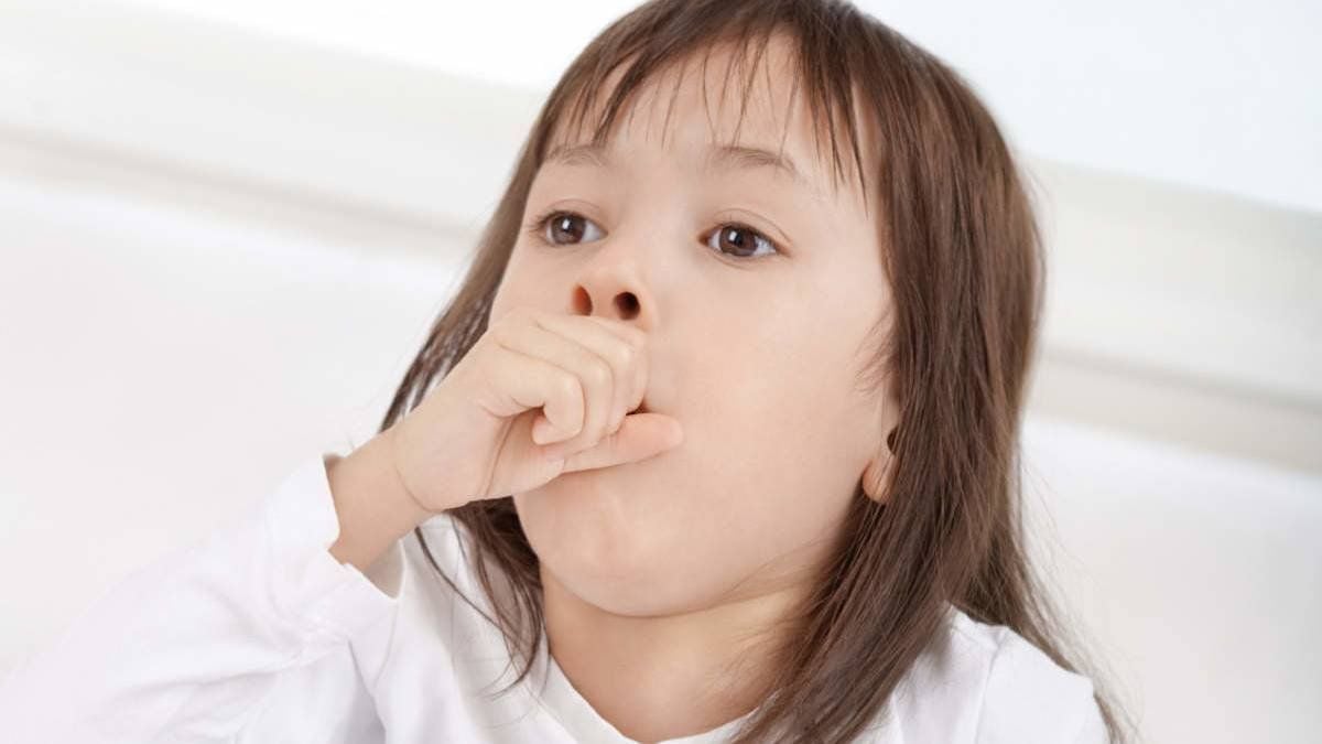 Nhiễm trùng đường hô hấp trên ở trẻ em có nguy hiểm không? | Vinmec