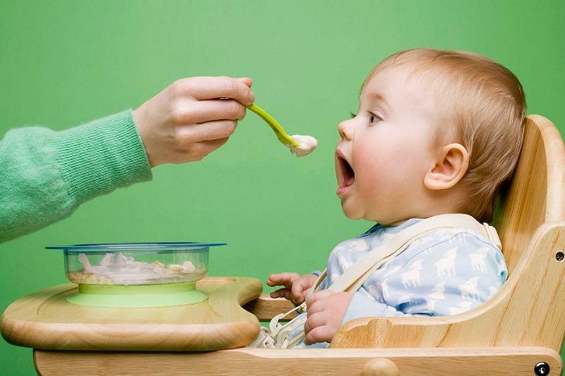 Ưu điểm của phương pháp ăn dặm blw cho bé 6 tháng