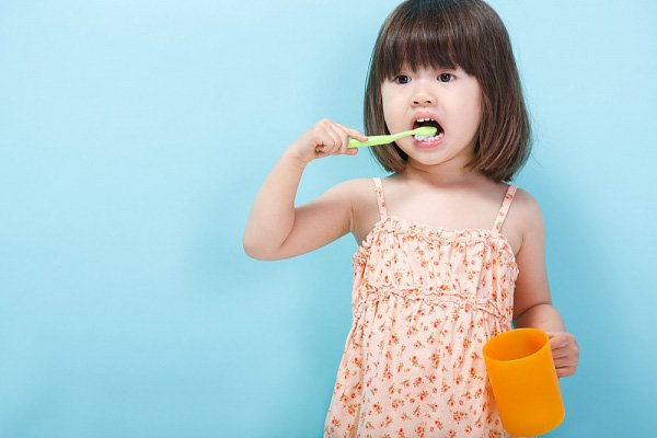 Bao nhiêu tuổi bé mới mọc hết răng sữa