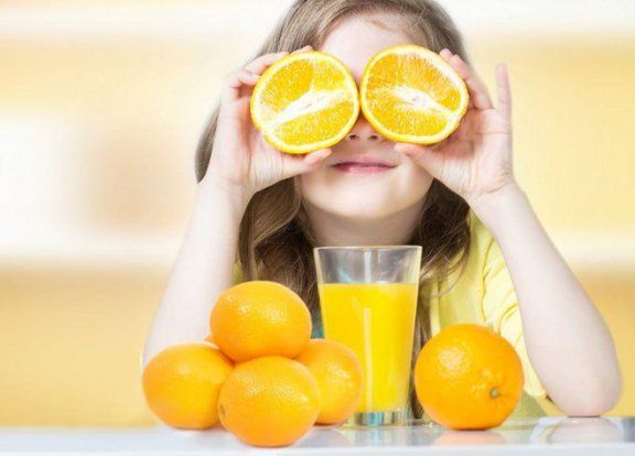 Nhu cầu và cách bổ sung vitamin C của trẻ 4 tuổi | Vinmec