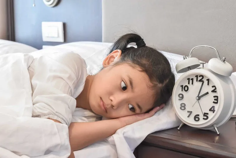 Trẻ 6 tuổi khó ngủ về đêm và những vấn đề liên quan