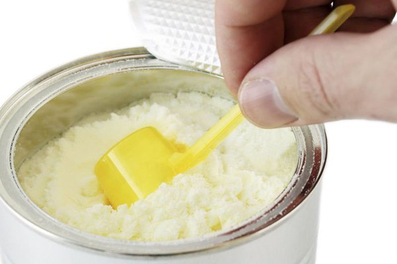 Sữa bột bị vón cục - hiện tượng và nguyên nhân gây lo lắng