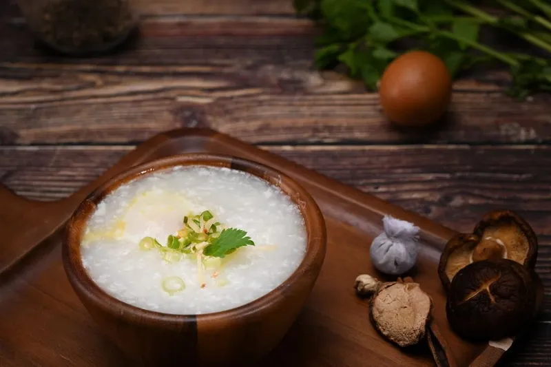 Cháo trứng gà cho bé ăn dặm - món ăn đơn giản và dinh dưỡng cho bé