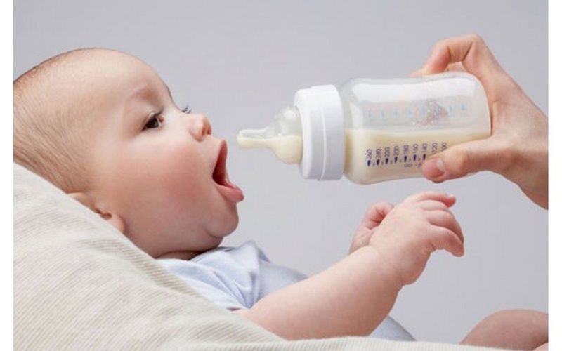 Kinh nghiệm đổi sữa cho trẻ sơ sinh để trẻ phát triển tốt hơn