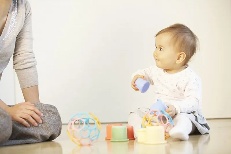Lịch sinh hoạt bé 8 tháng: xây dựng kỹ năng và thói quen cho bé