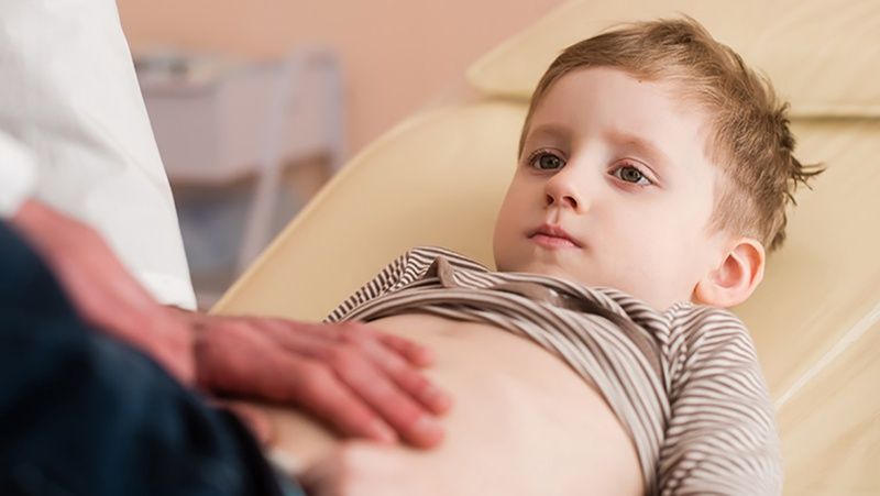 Nguyên nhân và cách điều trị khi trẻ bị lồng ruột