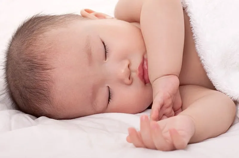 Ngủ là quá trình quan trọng cho sự phát triển của trẻ sơ sinh