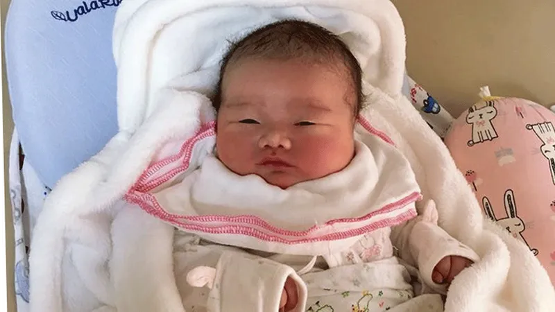 Trẻ sơ sinh: mỗi tháng tăng bao nhiêu kg?