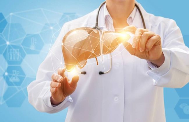 Luôn chủ động trao đổi với bác sĩ về tình trạng sức khỏe gan của bạn