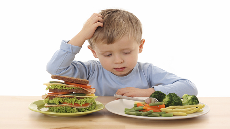 5 lưu ý trong chế độ ăn uống của trẻ