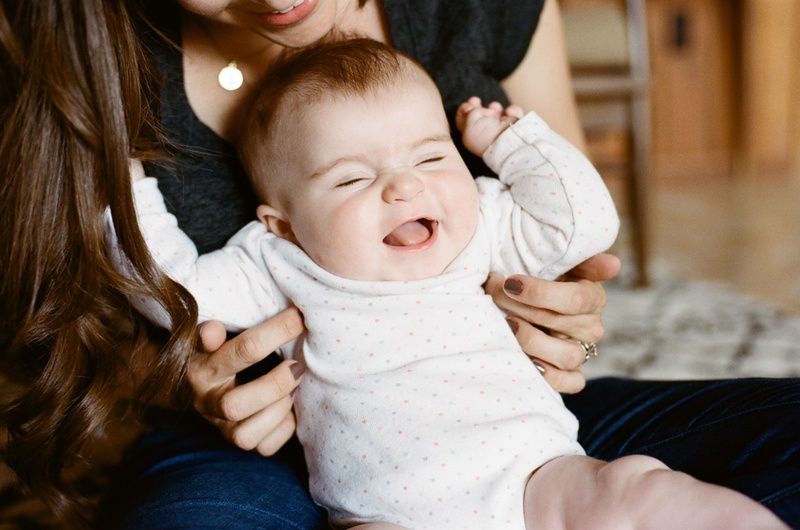 7 thói quen chăm sóc trẻ mà bậc phụ huynh có thể không biết có thể gây hại