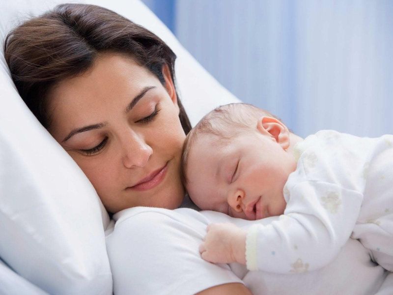 Trẻ sơ sinh cần ngủ bao nhiêu tiếng mỗi ngày?
