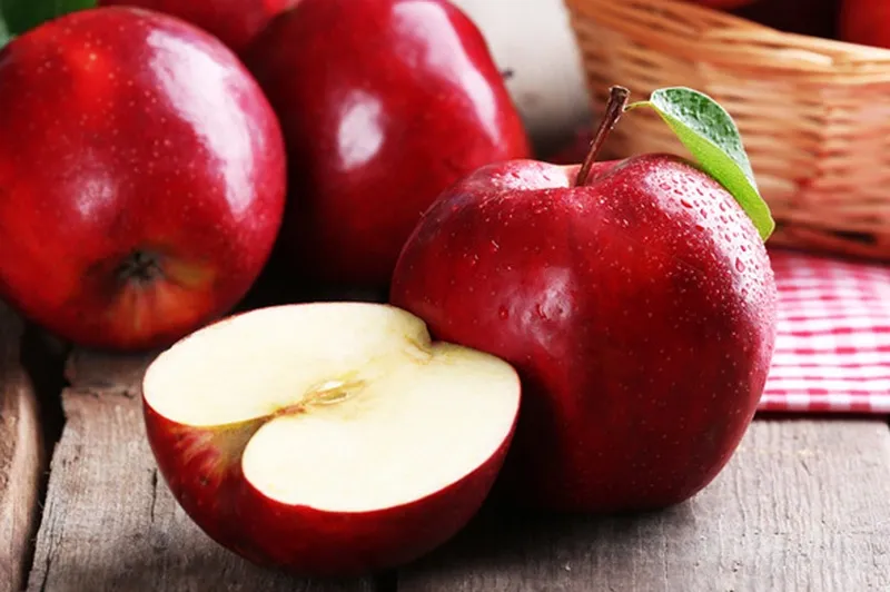 Bé 6 tháng ăn trái cây gì? chứa loại vitamin nào?