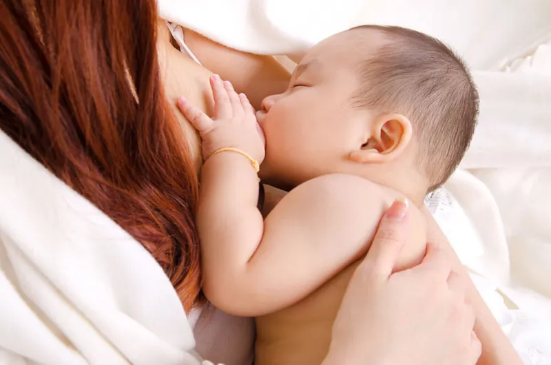 Trẻ 5 tháng bị táo bón: nguyên nhân và cách khắc phục