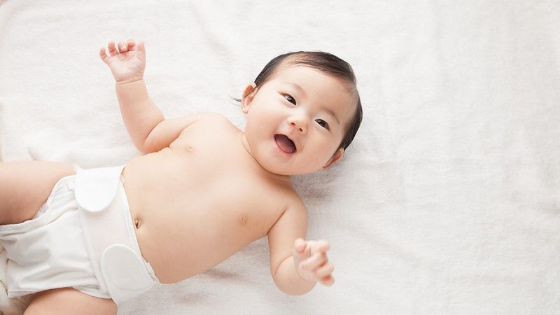 Khi nào trẻ sơ sinh đi ngoài thành khuôn?