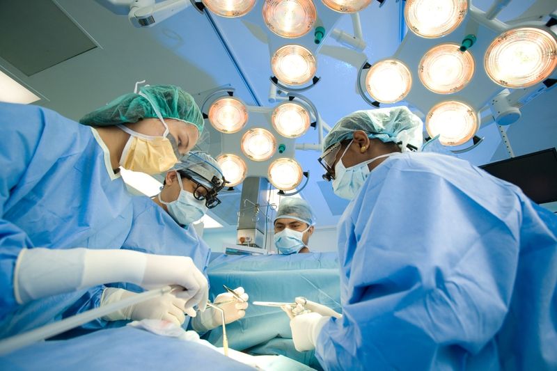 Thay van động mạch chủ qua da: vấn đề và lựa chọn an toàn nhất