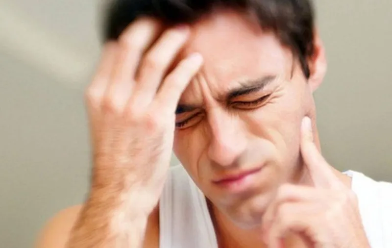 Bật chân răng khi niềng răng: nguyên nhân, dấu hiệu và cách xử lý