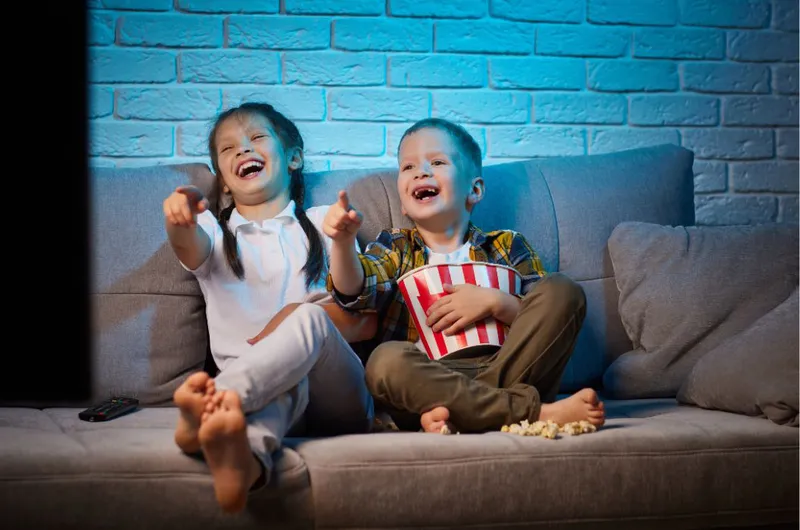 Lợi ích của việc cho trẻ nhỏ xem tivi và cách thức đáng tin cậy để cho trẻ xem tivi