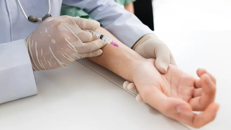 Tận dụng hiệu quả phương pháp hút dịch khớp cổ tay để chăm sóc sức khỏe