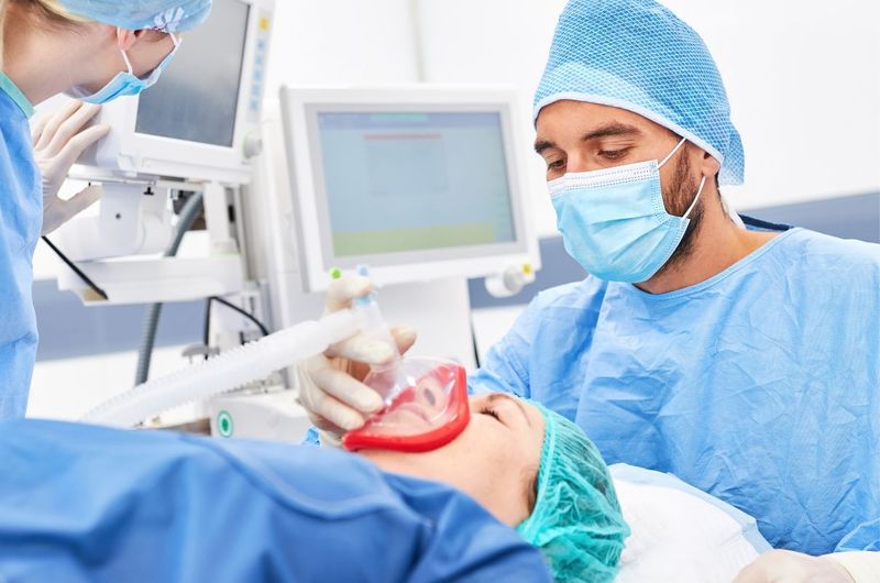 Gây mê người cao tuổi: tác nhân, triệu chứng, cách điều trị