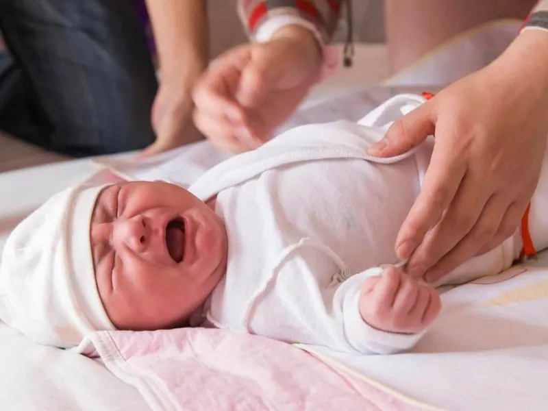 Cách trị táo bón cho trẻ sơ sinh bằng mật ong - cách đơn giản và hiệu quả