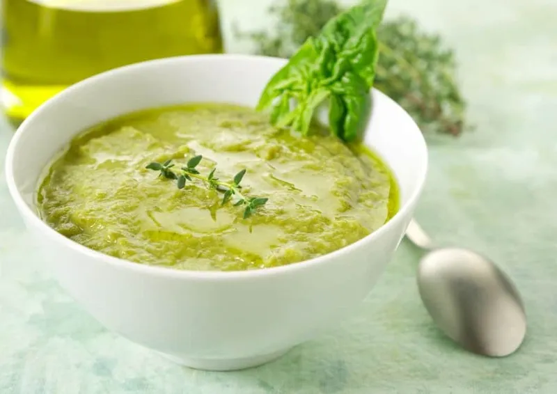 Món cháo cải bó xôi cho bé ăn dặm giàu chất dinh dưỡng nhưng cách nấu lại đơn giản