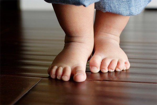 Bé bị ngã đập đầu phía sau có sao không?
