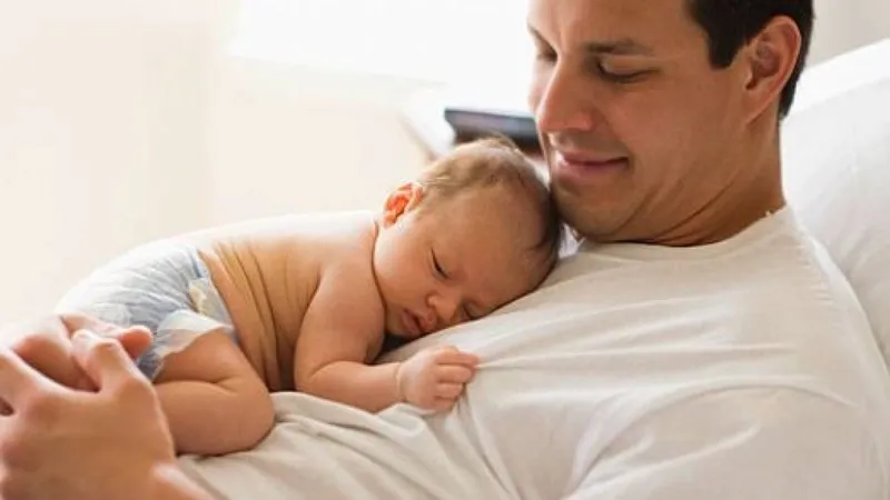 Nằm sấp giúp trẻ sơ sinh phát triển kỹ năng và hạn chế méo đầu