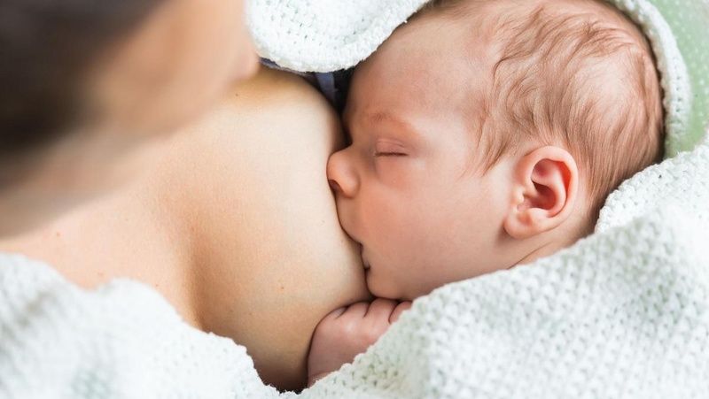 Bổ sung vitamin cho bé dưới 1 tuổi: những điều cần biết
