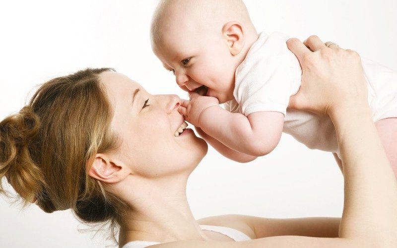 Lợi ích của sữa mẹ và tác động của nó đối với trẻ sơ sinh và trẻ nhỏ