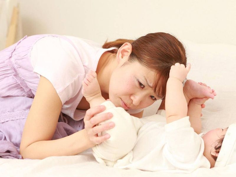 Tại sao việc theo dõi số lần đi ngoài của trẻ sơ sinh quan trọng?