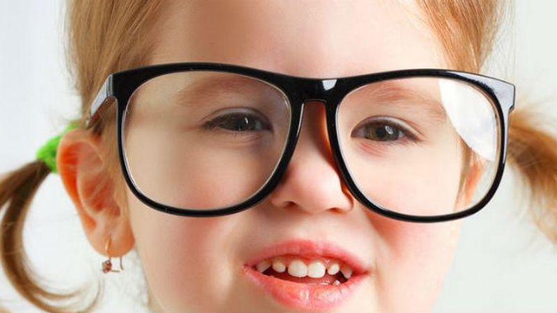 Bệnh loạn thị ở trẻ nhỏ: nguyên nhân, triệu chứng và phương pháp điều trị