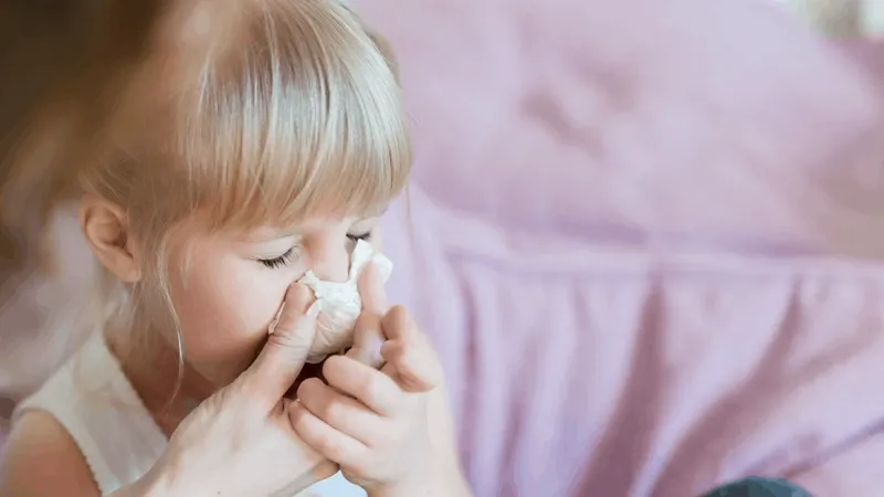 Trị ho có đờm và sổ mũi ở trẻ: một số biện pháp hiệu quả