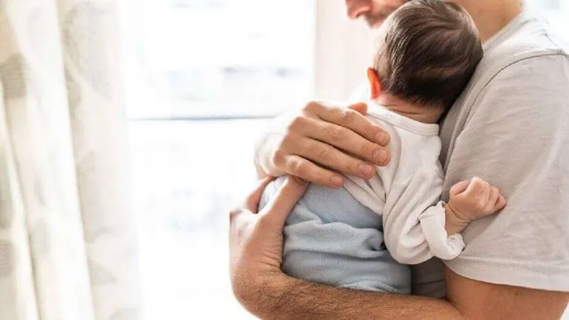 Cách bế trẻ sơ sinh không khóc để bé ngoan ngoãn tức thì