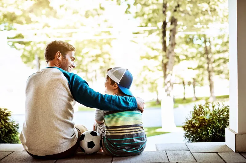 Tạo mối kết nối gia đình mạnh mẽ bằng cách nói chuyện hiệu quả với con
