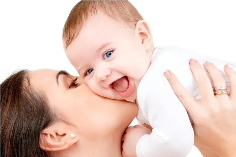 Uốn tóc có ảnh hưởng đến sữa mẹ và sức khỏe thai nhi không?