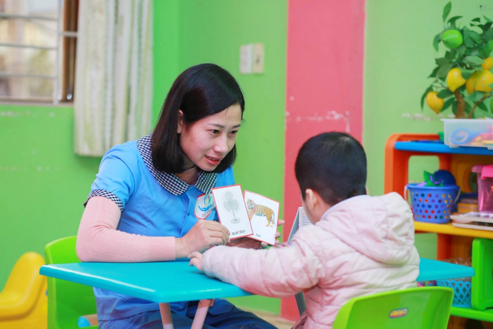 Giáo dục trẻ tự kỷ: Cần tạo môi trường thân thiện - Tin Tức - Đại học Trà  Vinh - DVT