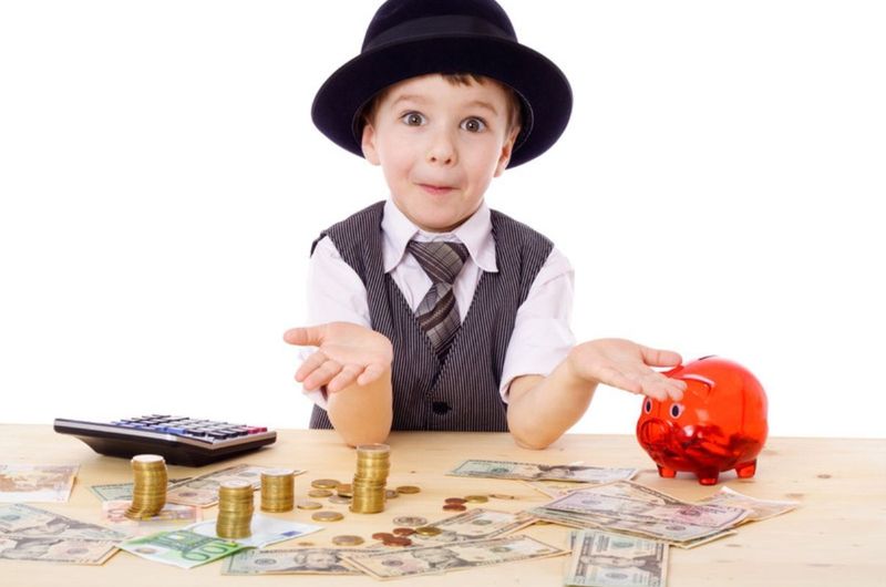 Dạy trẻ cách tiêu tiền thông minh: kinh nghiệm và lợi ích