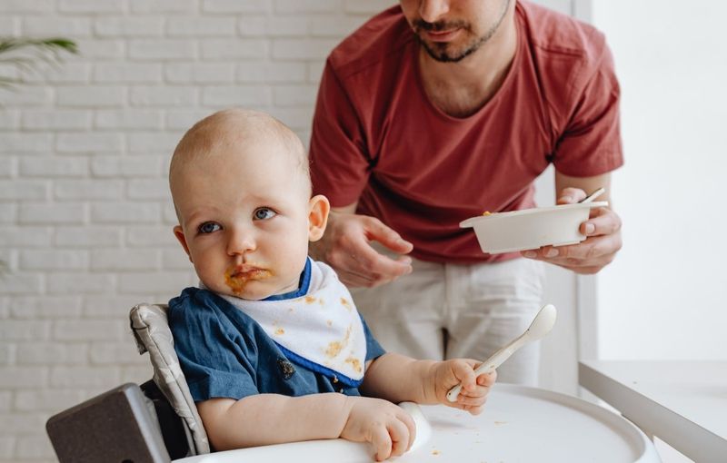 Bé 2 tuổi không chịu ăn: nguyên nhân và cách khắc phục
