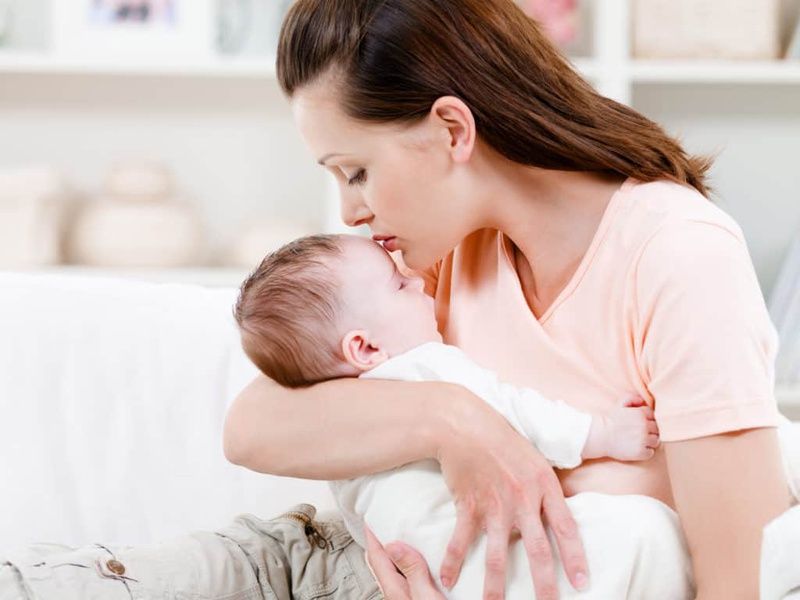 7 thói quen chăm sóc trẻ mà bậc phụ huynh có thể không biết có thể gây hại