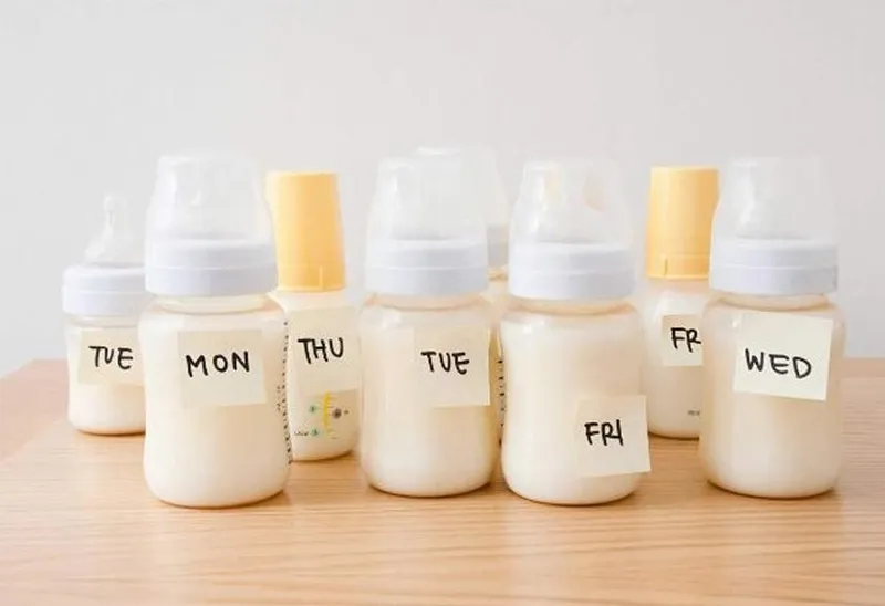 Sữa non của mẹ là gì và tác dụng của sữa non?