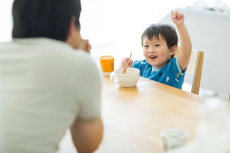 Chăm sóc sức khỏe và dinh dưỡng cho trẻ trong mùa hè nóng bức